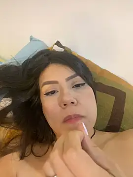 Snapshot of martina_contreras chatting on 01/03/25, 08:10 martina contreras online show from 01/03/25, 08:10