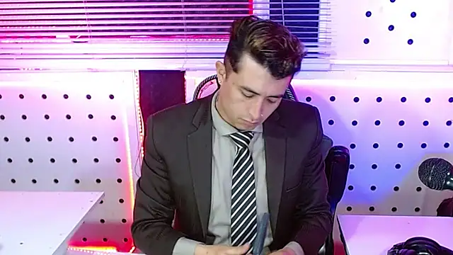 Snapshot of Darko0717 chatting on 10/30/25, 10:24 Darko0717 online show from 10/30/25, 10:24