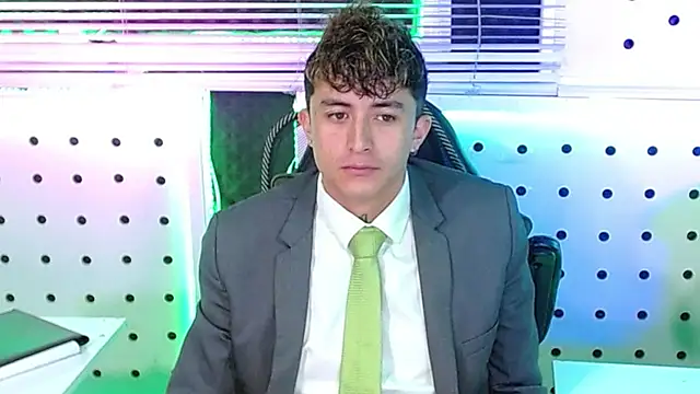 Snapshot of Darko0717 chatting on 10/31/25, 01:30 Darko0717 online show from 10/31/25, 01:30