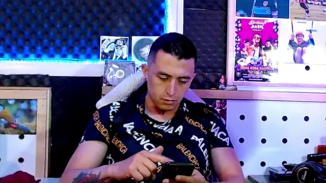 Snapshot of Darko0717 chatting on 03/07/25, 04:33 Darko0717 online show from 03/07/25, 04:33