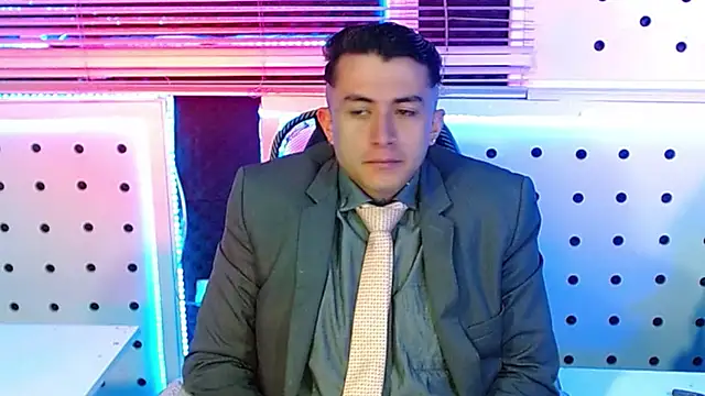 Snapshot of Darko0717 chatting on 11/11/25, 01:39 Darko0717 online show from 11/11/25, 01:39