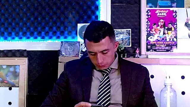 Snapshot of Darko0717 chatting on 03/12/25, 12:20 Darko0717 online show from 03/12/25, 12:20
