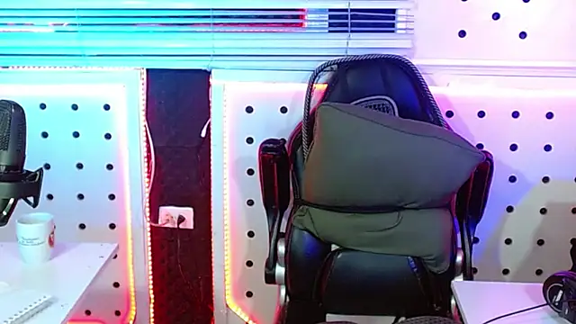 Snapshot of Darko0717 chatting on 11/26/25, 02:00 Darko0717 online show from 11/26/25, 02:00