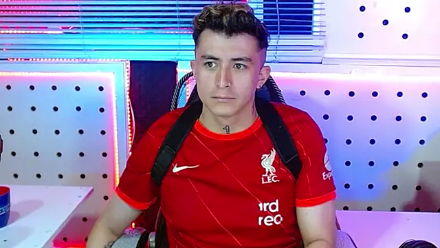 Snapshot of Darko0717 chatting on 11/06/25, 12:25 Darko0717 online show from 11/06/25, 12:25