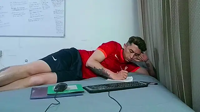 Snapshot of Darko0717 chatting on 11/09/25, 02:26 Darko0717 online show from 11/09/25, 02:26