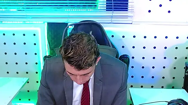 Snapshot of Darko0717 chatting on 11/06/25, 12:31 Darko0717 online show from 11/06/25, 12:31