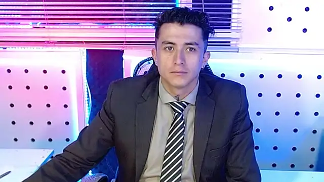 Snapshot of Darko0717 chatting on 11/18/25, 12:30 Darko0717 online show from 11/18/25, 12:30