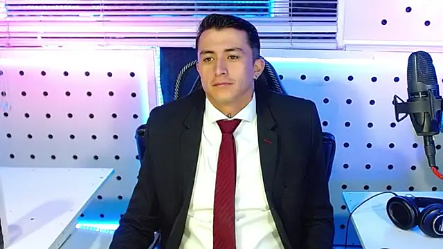 Snapshot of Darko0717 chatting on 10/28/25, 11:53 Darko0717 online show from 10/28/25, 11:53