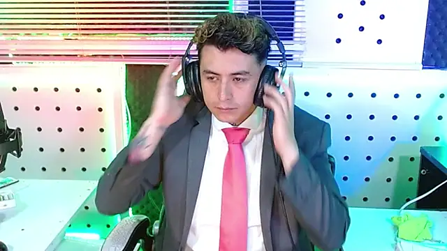 Snapshot of Darko0717 chatting on 11/22/25, 01:10 Darko0717 online show from 11/22/25, 01:10