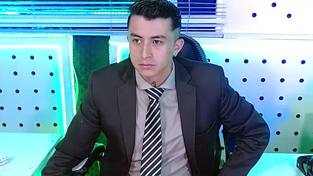 Snapshot of Darko0717 chatting on 11/15/25, 01:59 Darko0717 online show from 11/15/25, 01:59