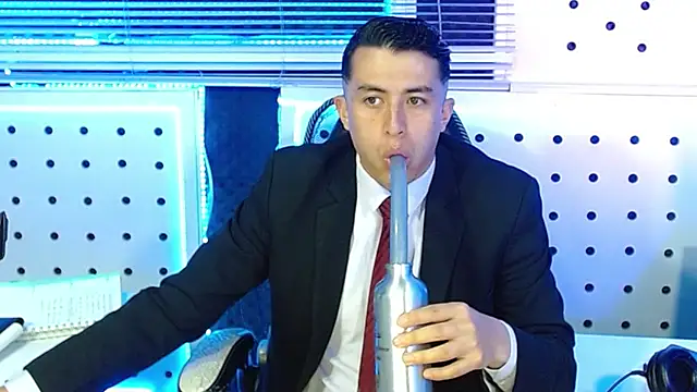 Snapshot of Darko0717 chatting on 11/21/25, 11:31 Darko0717 online show from 11/21/25, 11:31