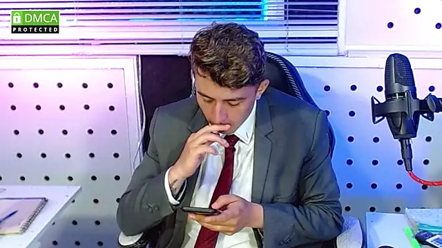 Snapshot of Darko0717 chatting on 10/23/25, 01:54 Darko0717 online show from 10/23/25, 01:54