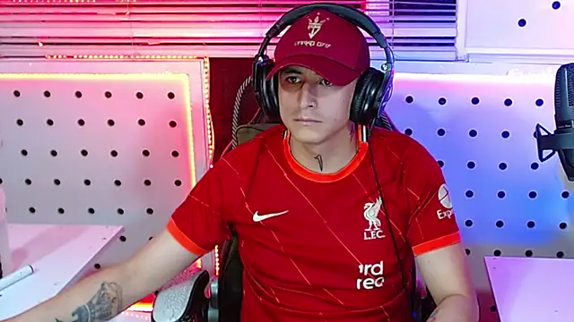 Snapshot of Darko0717 chatting on 10/28/25, 11:58 Darko0717 online show from 10/28/25, 11:58