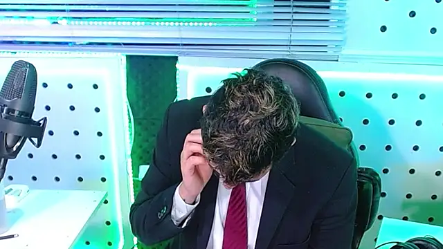 Snapshot of Darko0717 chatting on 12/18/25, 03:05 Darko0717 online show from 12/18/25, 03:05