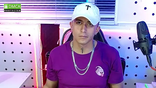 Snapshot of Darko0717 chatting on 10/22/25, 01:38 Darko0717 online show from 10/22/25, 01:38