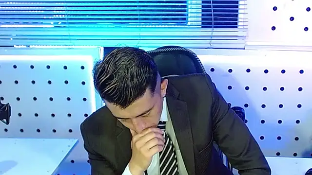 Snapshot of Darko0717 chatting on 11/07/25, 12:10 Darko0717 online show from 11/07/25, 12:10