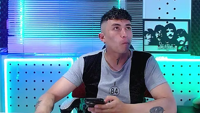 Snapshot of Darko0717 chatting on 06/21/26, 12:16 Darko0717 online show from 06/21/26, 12:16