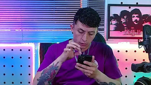 Snapshot of Darko0717 chatting on 07/14/26, 04:57 Darko0717 online show from 07/14/26, 04:57