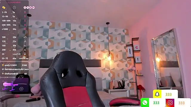 Snapshot of LIA_ROUX1 chatting on 02/27/25, 06:13 LIA ROUX1 online show from 02/27/25, 06:13