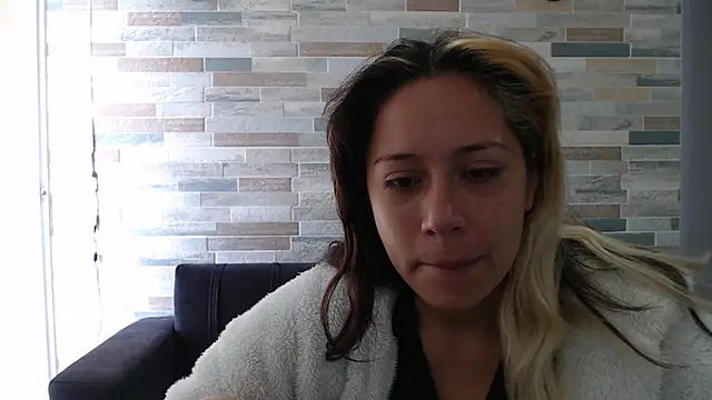 Snapshot of MommyMiaWs chatting on 10/02/25, 02:31 MommyMiaWs online show from 10/02/25, 02:31