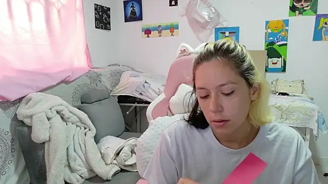 MommyMiaWs online show from 05/05/26, 03:59