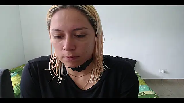 Snapshot of MommyMiaWs chatting on 02/13/25, 03:56 MommyMiaWs online show from 02/13/25, 03:56