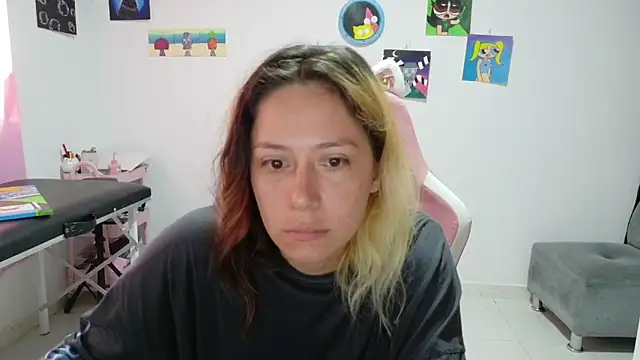 MommyMiaWs online show from 12/17/25, 01:38