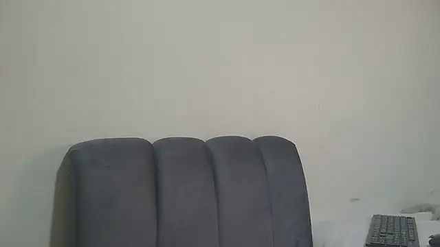 Snapshot of sluttylaura21 chatting on 05/10/26, 07:45 sluttylaura21 online show from 05/10/26, 07:45