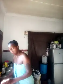 sluttylaura21 online show from 11/13/25, 05:22