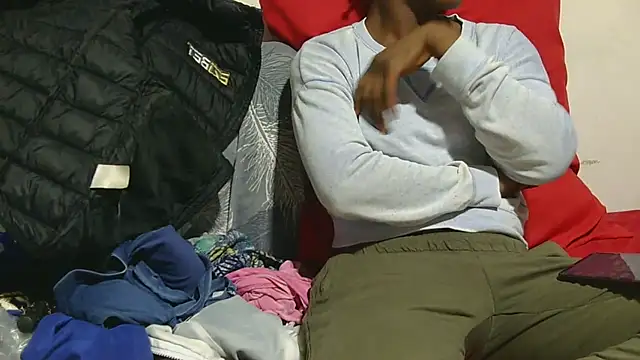 sluttylaura21 online show from 11/28/25, 05:24