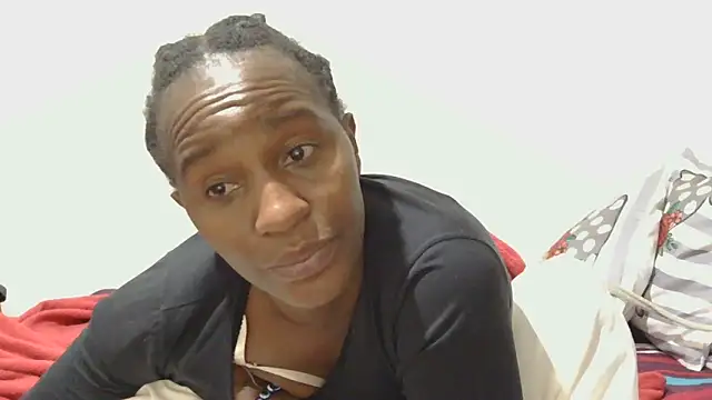 sluttylaura21 online show from 10/21/25, 05:12