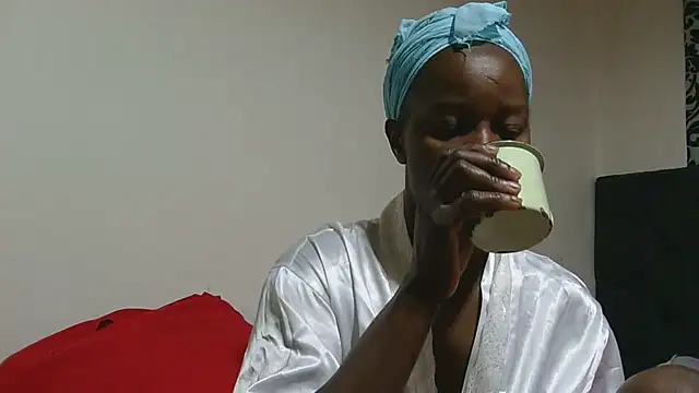 sluttylaura21 online show from 11/25/25, 05:19