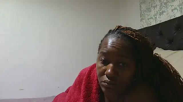 Snapshot of sluttylaura21 chatting on 04/13/26, 11:20 sluttylaura21 online show from 04/13/26, 11:20