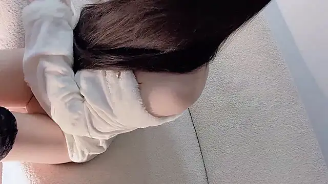 Serena-AU online show from 11/04/25, 03:05