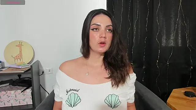 Snapshot of alexysgray chatting on 07/01/26, 05:02 alexysgray online show from 07/01/26, 05:02