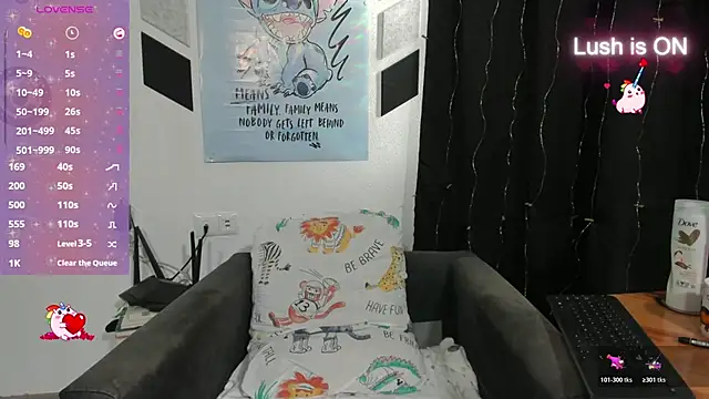 Snapshot of alexysgray chatting on 11/07/25, 03:27 alexysgray online show from 11/07/25, 03:27