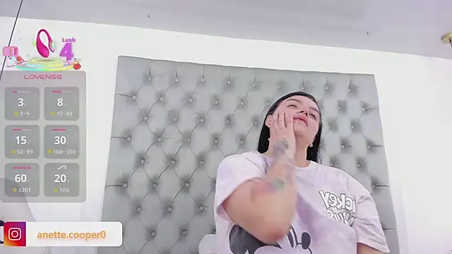 anette cooper online show from 10/21/25, 03:50