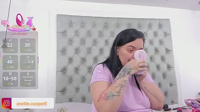 anette cooper online show from 10/18/25, 03:41