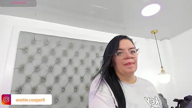 anette cooper online show from 12/23/25, 03:28