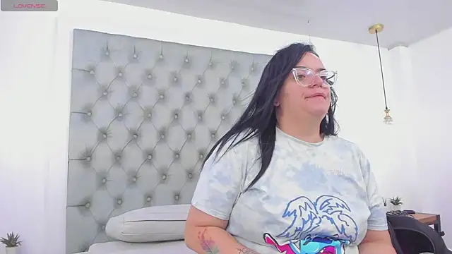 anette cooper online show from 10/07/25, 03:29