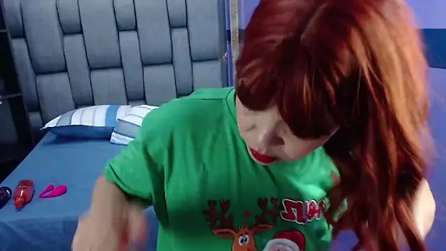 Snapshot of Abril_Beltran_ chatting on 12/15/25, 09:09 Abril Beltran online show from 12/15/25, 09:09