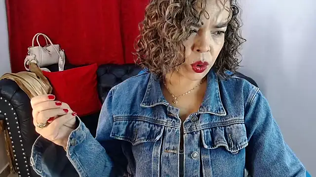 Abril Beltran  online show from 02/21/26, 10:01