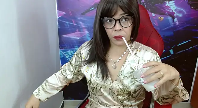 Snapshot of Abril_Beltran_ chatting on 02/09/25, 03:12 Abril Beltran online show from 02/09/25, 03:12