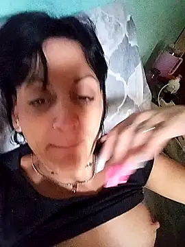 Snapshot of estefyzapata chatting on 01/08/26, 06:14 estefyzapata online show from 01/08/26, 06:14