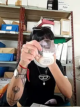 Snapshot of estefyzapata chatting on 10/07/25, 08:43 estefyzapata online show from 10/07/25, 08:43