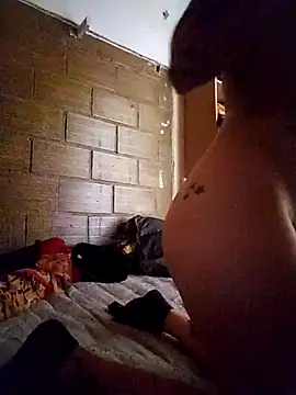 Snapshot of estefyzapata chatting on 10/14/25, 08:09 estefyzapata online show from 10/14/25, 08:09