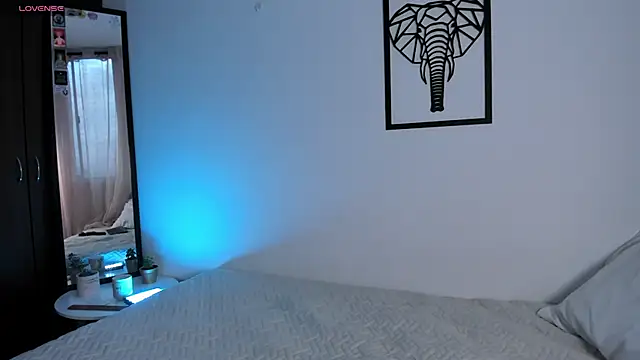 emilybae  online show from 10/23/25, 10:30