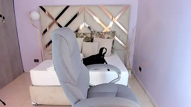 kylie reyes online show from 04/13/26, 07:18