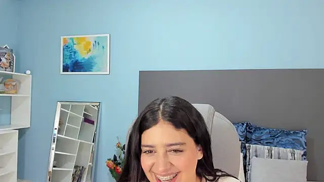 Snapshot of kylie_reyes chatting on 10/02/25, 08:23 kylie reyes online show from 10/02/25, 08:23