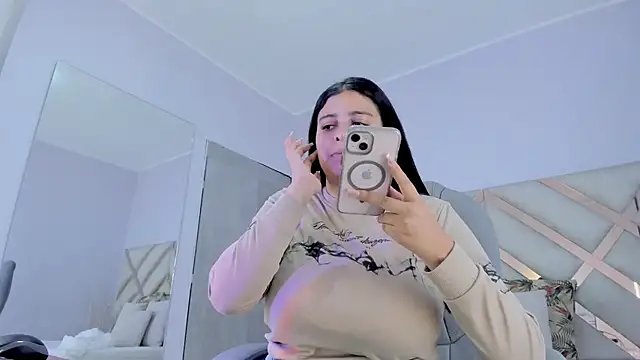 Snapshot of kylie_reyes chatting on 11/28/25, 07:36 kylie reyes online show from 11/28/25, 07:36